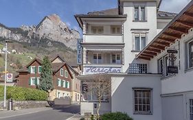 Hirschen Backpacker-Hotel & Pub Schwyz Exterior photo