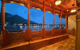 The Badyari Palace Houseboats Bed & Breakfast Srinagar  Exterior photo