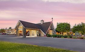 Best Western Plus Plattsburgh Hotel Exterior photo