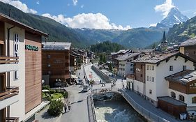 Hotel Parnass Zermatt Exterior photo