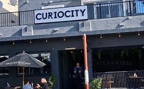 Curiocity Kloof Street Hostel Cape Town Exterior photo