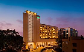 Courtyard By Marriott Mumbai International Airport Hotel Exterior photo