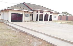 Stunning 5-Bed Family Villa In Lubumbashi Congo Exterior photo