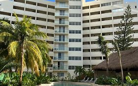 Hotel Calypso Cancun Exterior photo