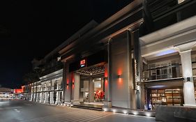 Radisson Red Phuket Patong Beach Hotel Exterior photo