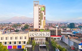 Ibis Styles Malang Hotel Exterior photo