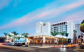 Courtyard By Marriott Long Beach Downtown Hotel Exterior photo