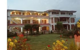 Hotel Akbar At Dal Lake Ghat Number 1 Srinagar  Exterior photo