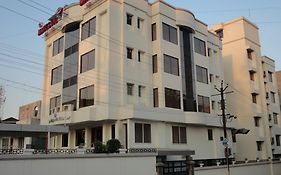 The Majestic Manor Hotel Nagpur Exterior photo