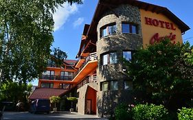 Hotel Oasis Brasov Exterior photo