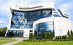 Renaissance Minsk Hotel Exterior photo