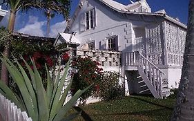 The Duck Inn Governor's Harbour Exterior photo