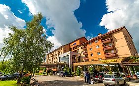 Apollo Wellness Club Hotel Sangeorgiu de Mures Exterior photo