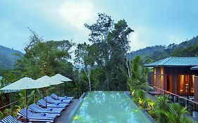 Niraamaya Retreats Cardamom Club Hotel Thekkady Exterior photo