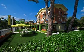 Hotel Versilia Lido di Camaiore Exterior photo