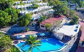 Hotel Catalina Beach Resort Zihuatanejo Exterior photo