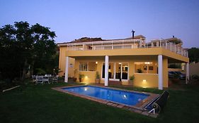 Villa Moringa Guesthouse Windhoek Exterior photo