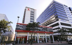 Red Planet Manila Aseana City Hotel Exterior photo