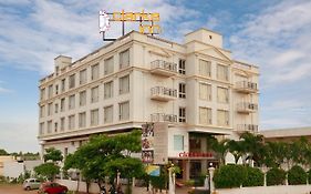 Clarks Inn Airport Hotel Hubli Exterior photo