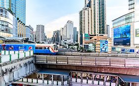 Hilton Bangkok Grande Asoke Hotel Exterior photo