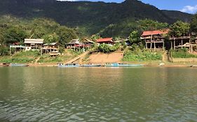 Lattanavongsa Guesthouse And Bungalows Muang Ngoi Exterior photo