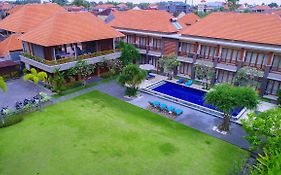 Kubu Cempaka Seminyak Hotel Exterior photo