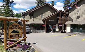 Banff International Hostel Exterior photo