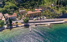 Albergo Del Garda Torri Del Benaco Exterior photo