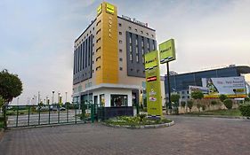 Hotel Caspia Pro Greater Noida Exterior photo