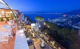 Residence Le Terrazze Sorrento Exterior photo