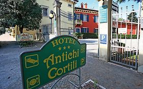 Hotel Antichi Cortili Dossobuono Exterior photo