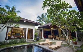 Ubud Raya Villa Exterior photo