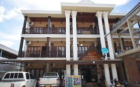 Domon Hotel Vang Vieng Exterior photo