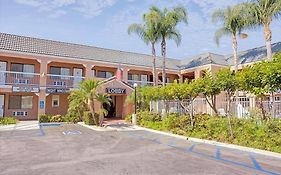 Days Inn By Wyndham Whittier Los Angeles Exterior photo