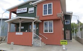 Netty'S Nest Visitor Lodge Saskatoon Exterior photo