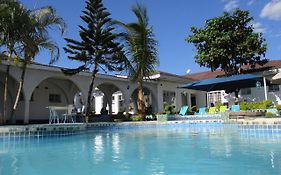 Blue Lagoon Lodge Blantyre Exterior photo