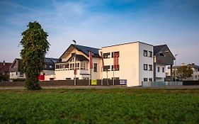 Hotel Am Stadtrand Ostfildern Exterior photo