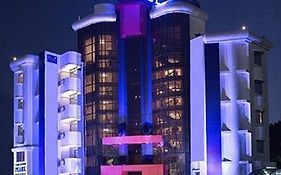 The Pearl Hotel Kolkata Exterior photo