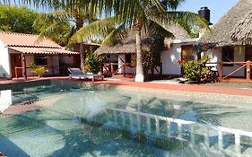 Bungalows Familiares Monterrico Exterior photo