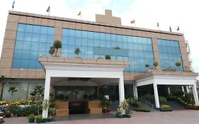 Hotel Shagun Chandigarh Zirakpur Exterior photo