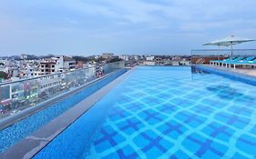 Golden Premier Amritsar Hotel Exterior photo