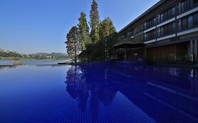 Baiyun Lakeside Hotel Guangzhou Exterior photo