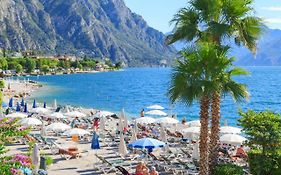 Hotel Leonardo Da Vinci Limone sul Garda Exterior photo