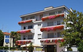 Orchidea Marina Aparthotel Tirrenia Exterior photo