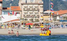 Hotel Biagi & Residence Lido di Camaiore Exterior photo