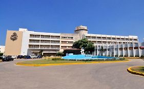 Hotel Cubanacan Comodoro Havana Exterior photo