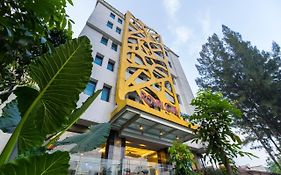 Royal City Hotel Jakarta Exterior photo