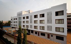 Hotel Dwarka Park Shirdi Exterior photo