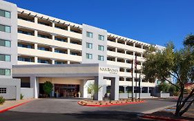 Four Points By Sheraton Phoenix South Mountain Hotel Exterior photo