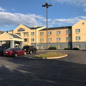 Baymont By Wyndham Chambersburg Hotel Exterior photo